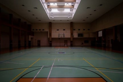 Et si on rallumait les lumières du gymnase ?